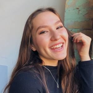 Meet your Posher, Emily